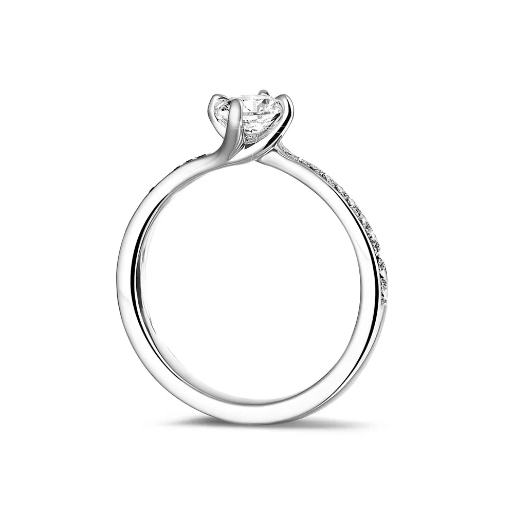 0.50 quilates anillo solitario diamante en oro blanco con diamantes en los lados 