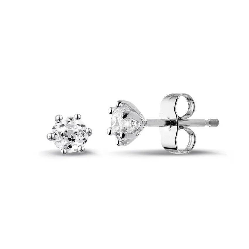 0.60 quilates pendientes diamantes clásicos en platino con seis garras 