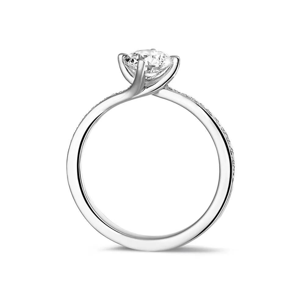 0.70 quilates anillo solitario diamante en oro blanco con diamantes en los lados 