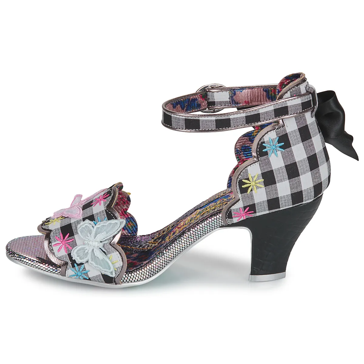 BUTTERFLIES AND BOWS