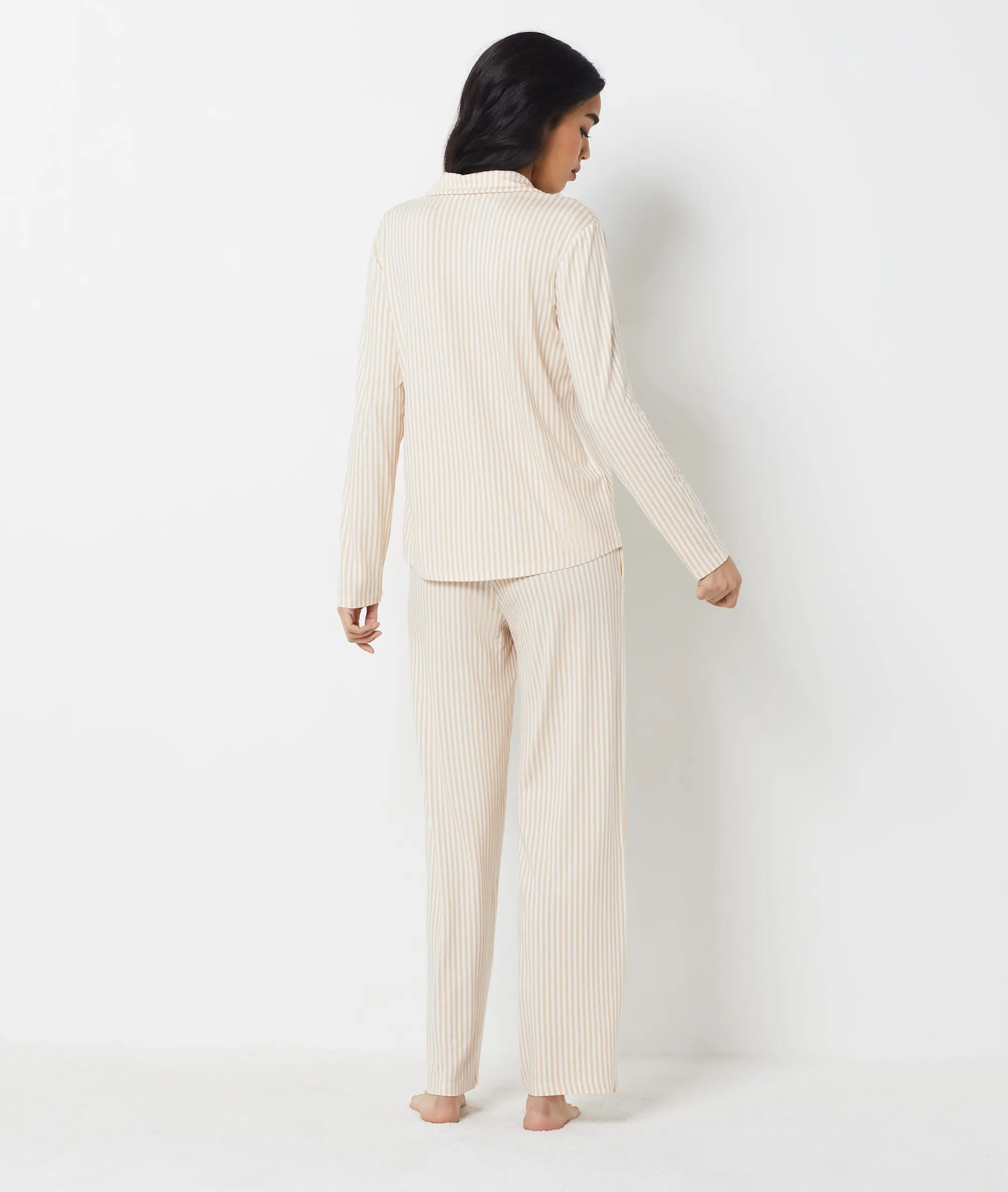 CAMISA PIJAMA ESTAMPADO DE RAYAS HABY BEIGE  ETAM