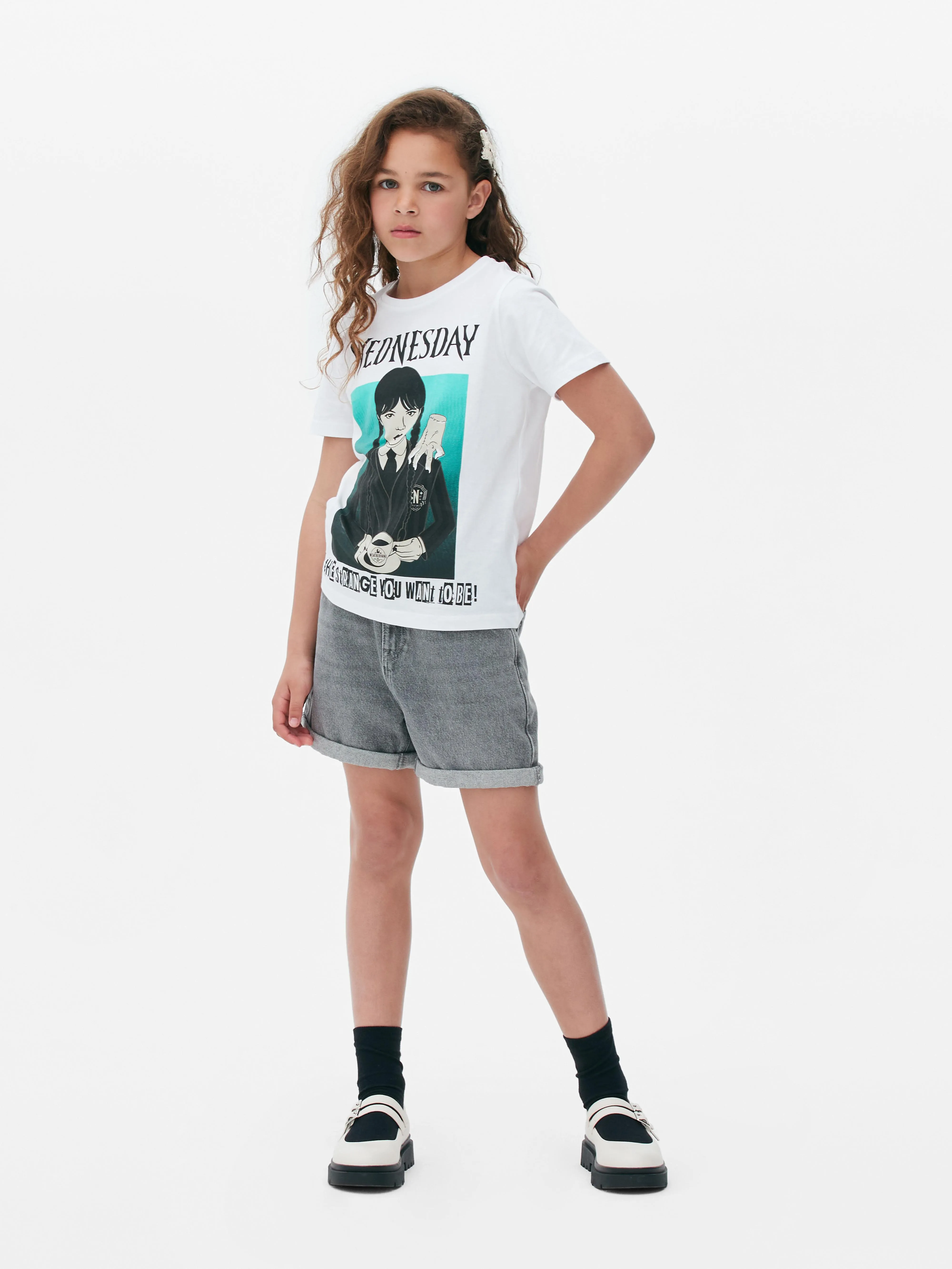 Camiseta con estampado gráfico de Miércoles Addams
