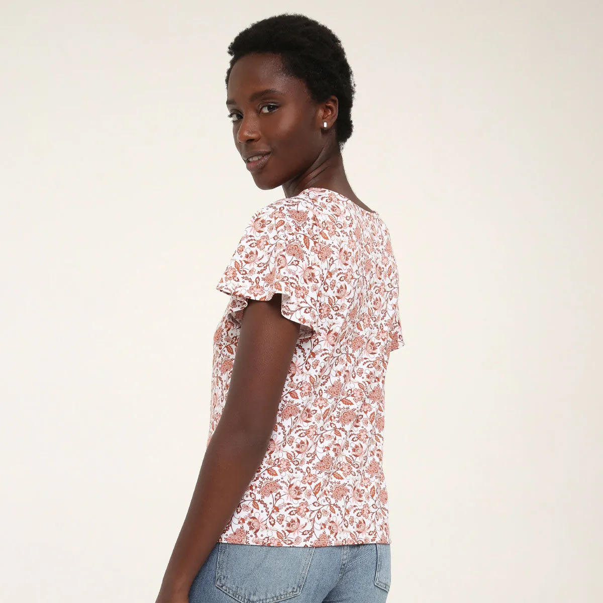 Camiseta Con Estampado Rojo De Flores