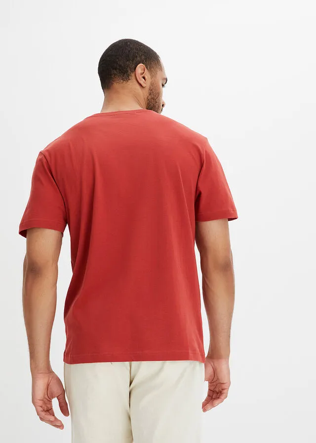 Camiseta con estampado rojo óxido
