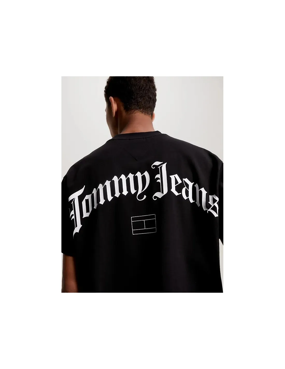 Camiseta con logo trasero y corte amplio de Tommy Jeans