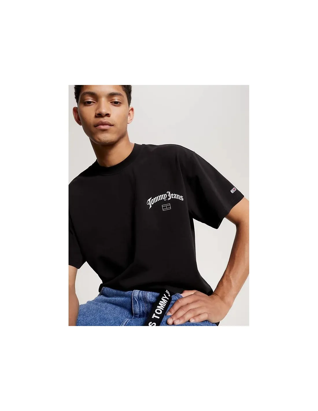 Camiseta con logo trasero y corte amplio de Tommy Jeans