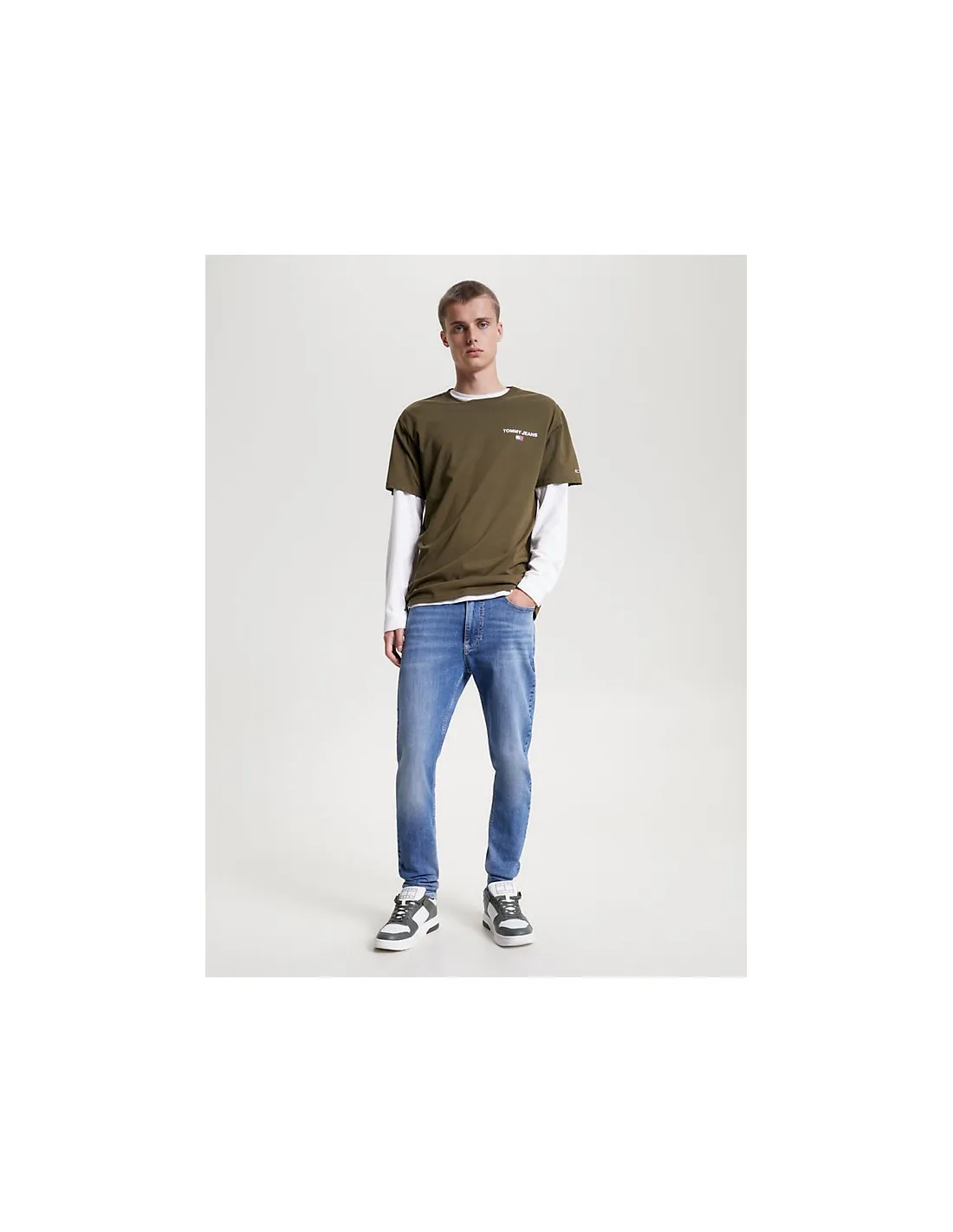 Camiseta con logo trasero y corte clásico de Tommy Jeans