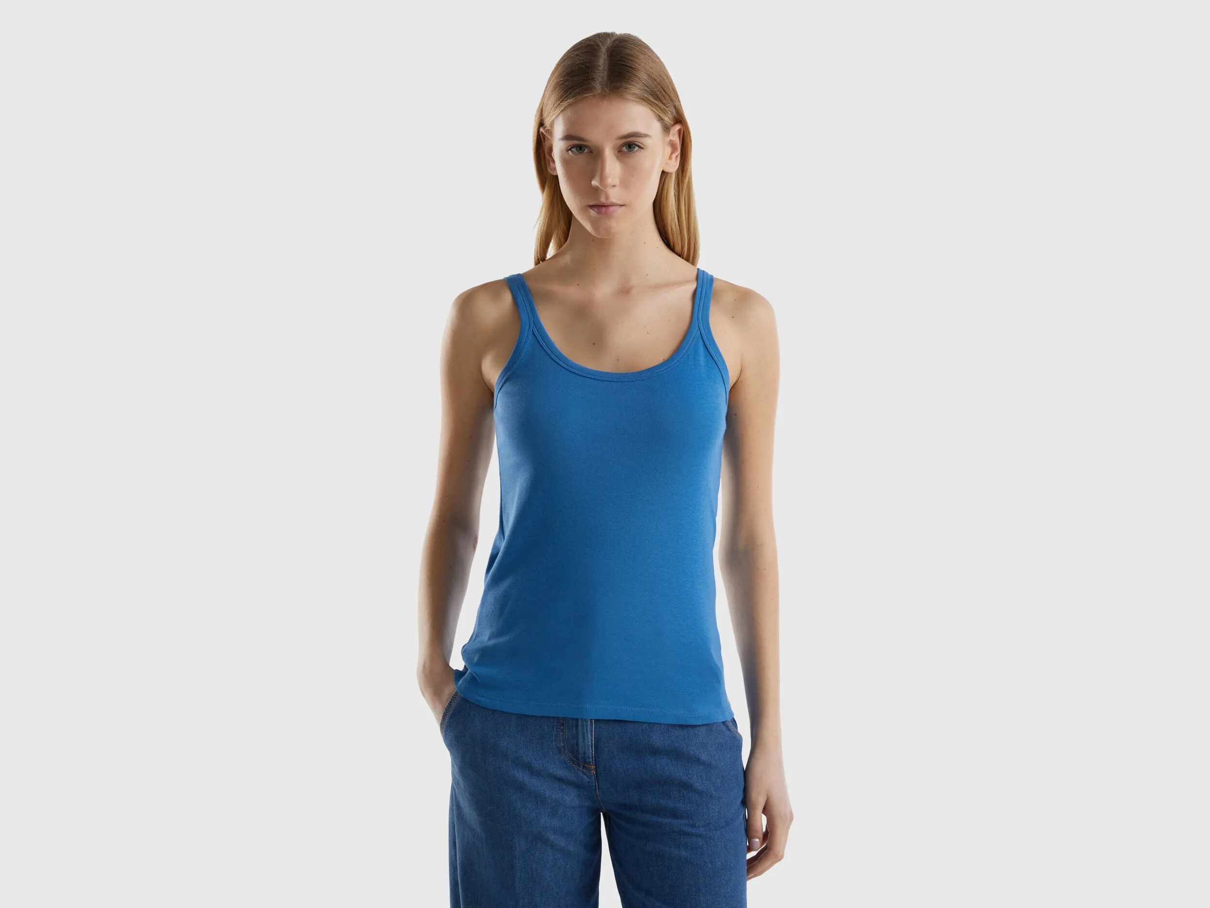 Camiseta de tirantes azul de 100 % algodón