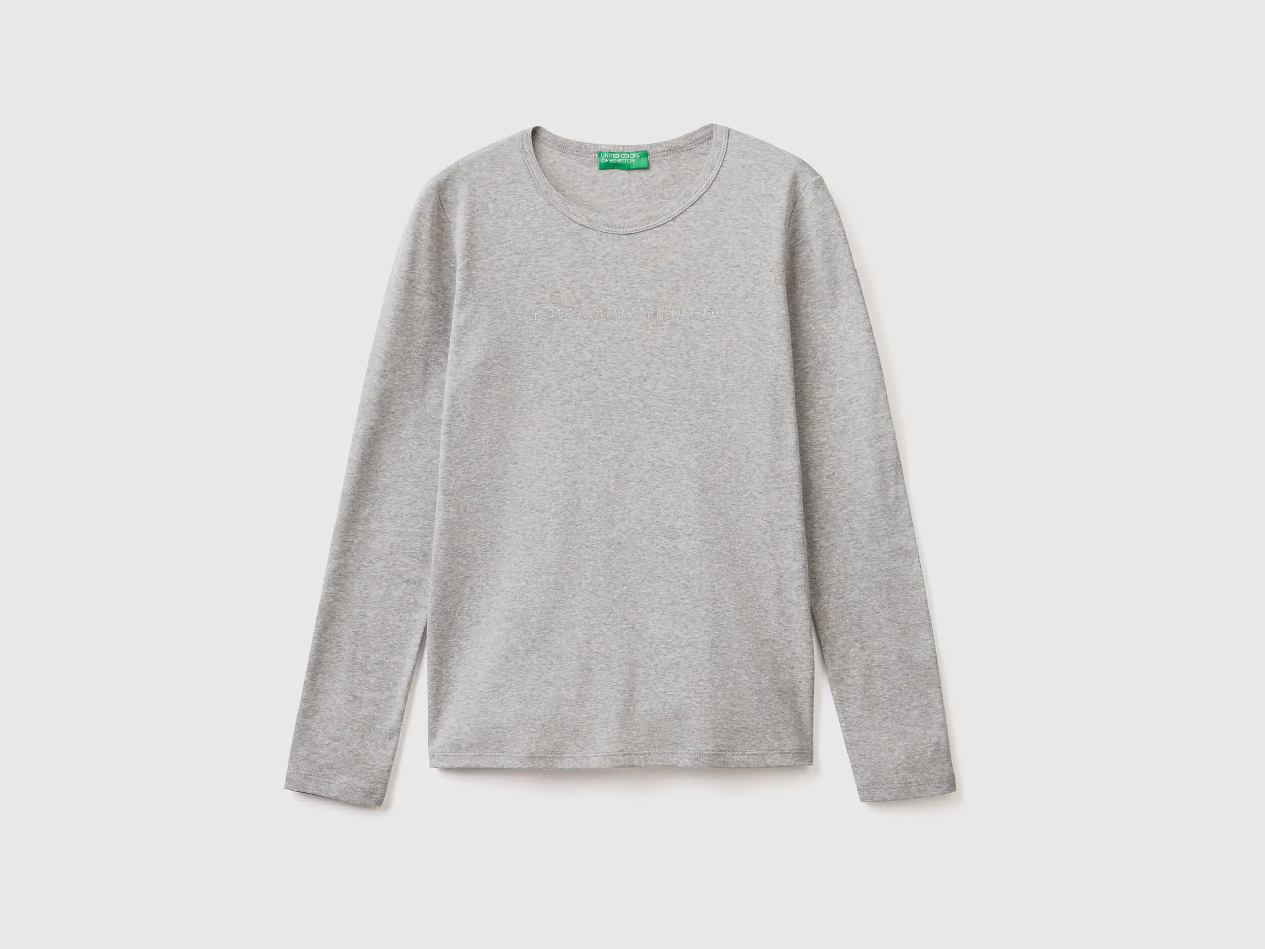 Camiseta gris de manga larga de 100 % algodón