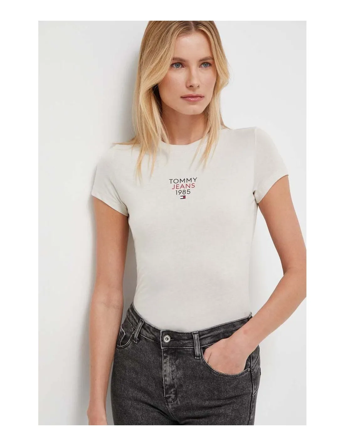 Camiseta Slim Essential Logo de Tommy Jeans
