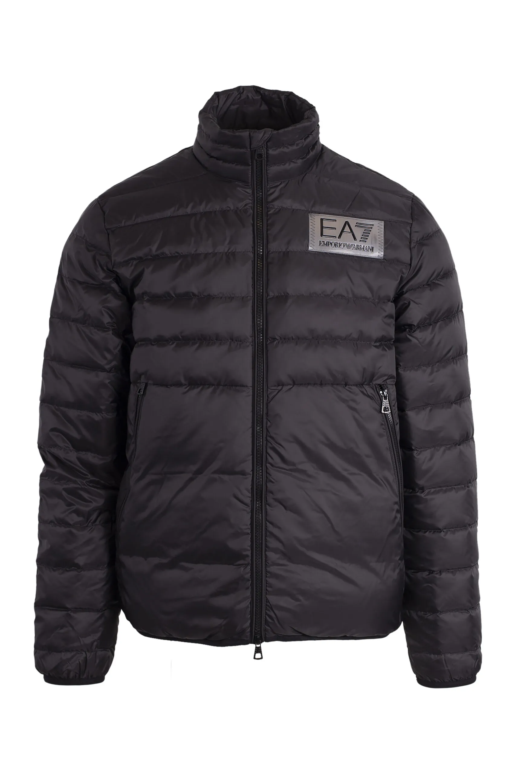 Chaqueta negra acolchada con parche 