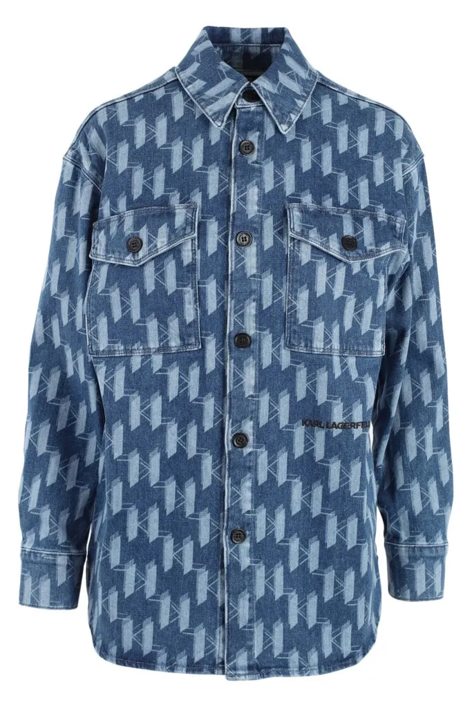 Chaqueta vaquera azul con logo monograma
