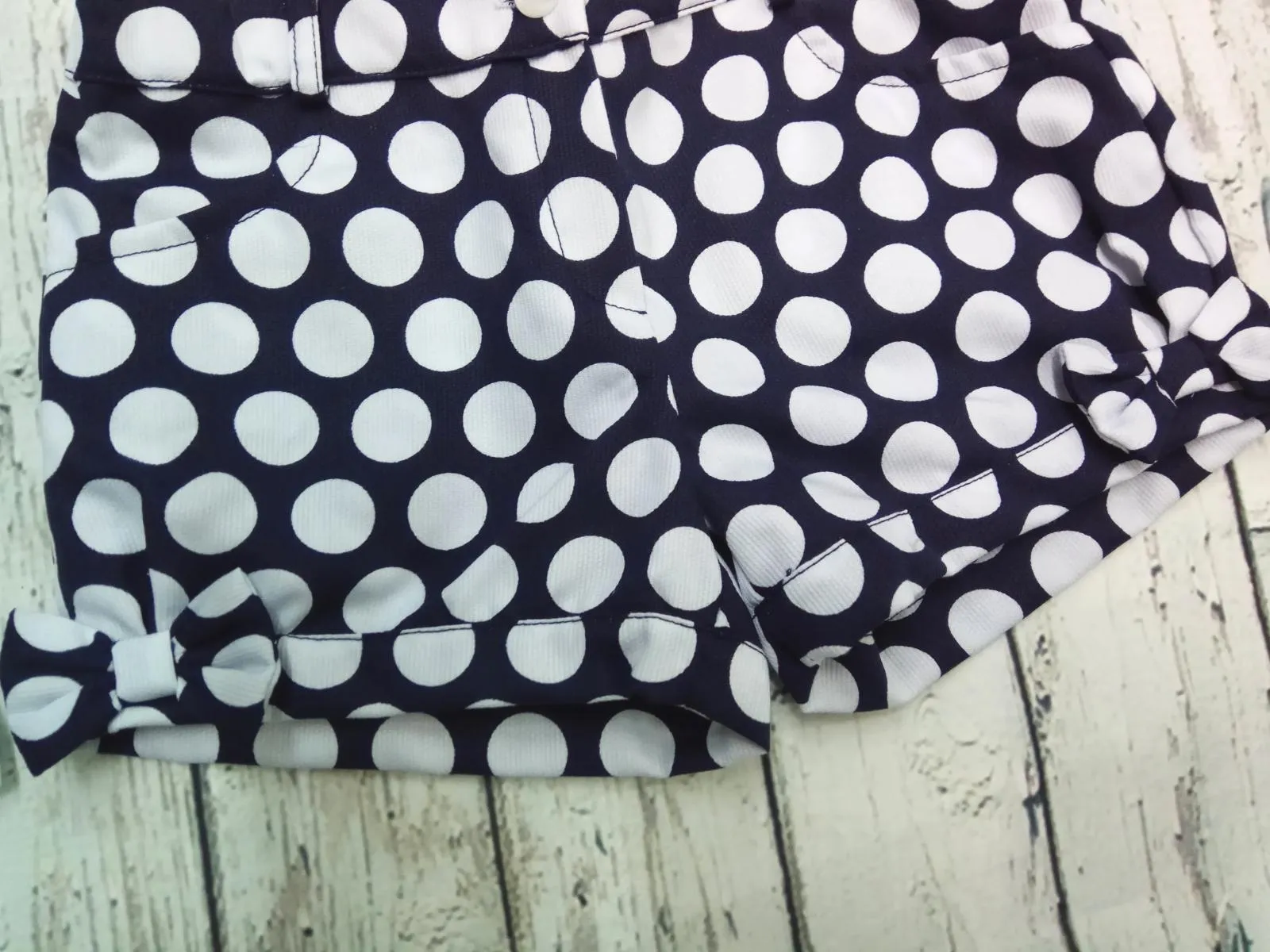 Conjunto de niña con short de lunares de Dr. Kid.