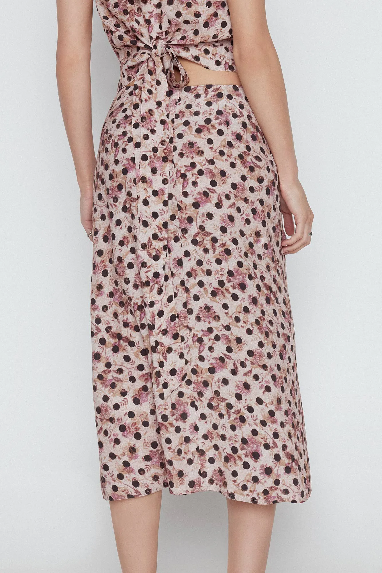 Falda midi lunares
