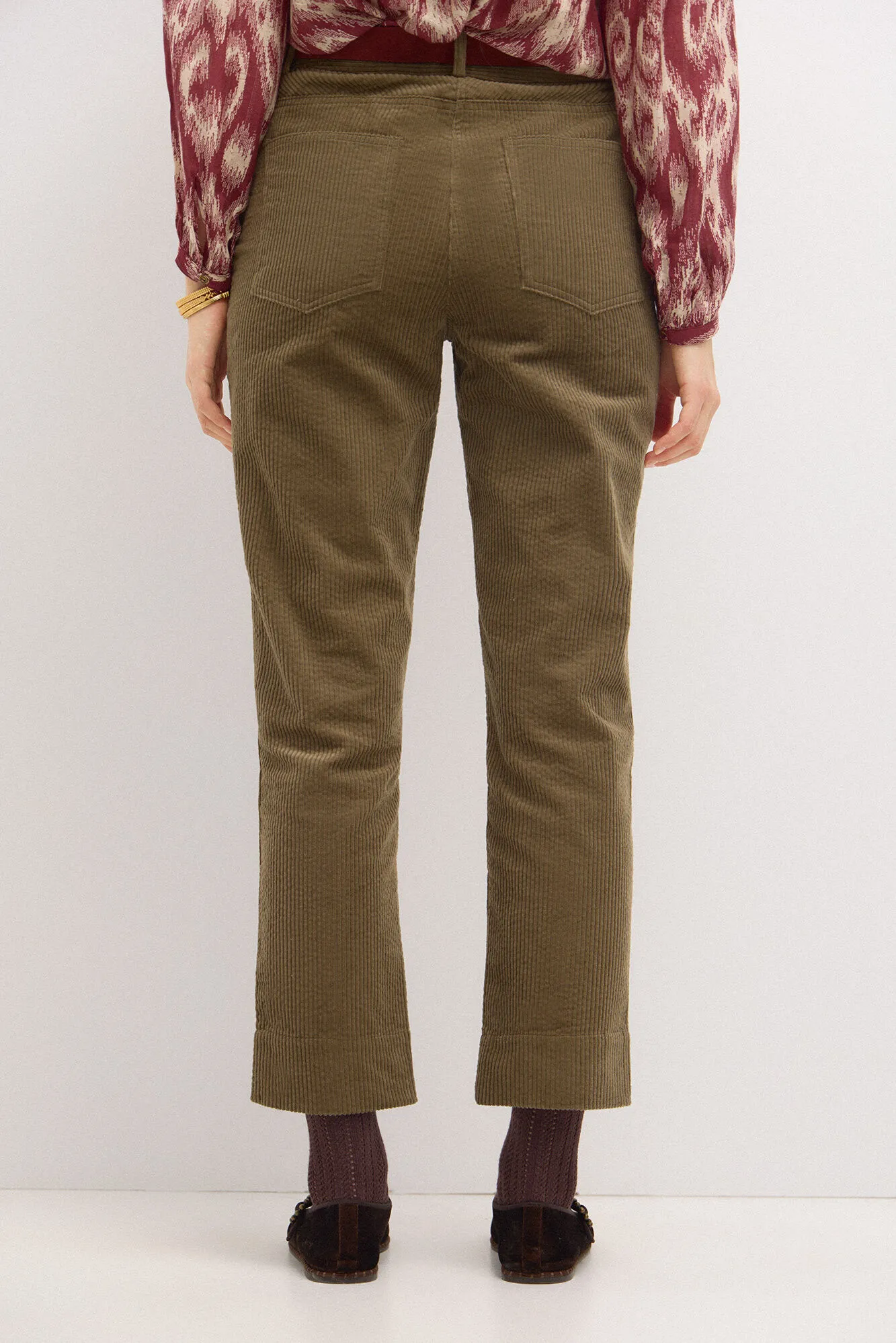 Hoss Intropia Padme. Pantalón recto de pana
