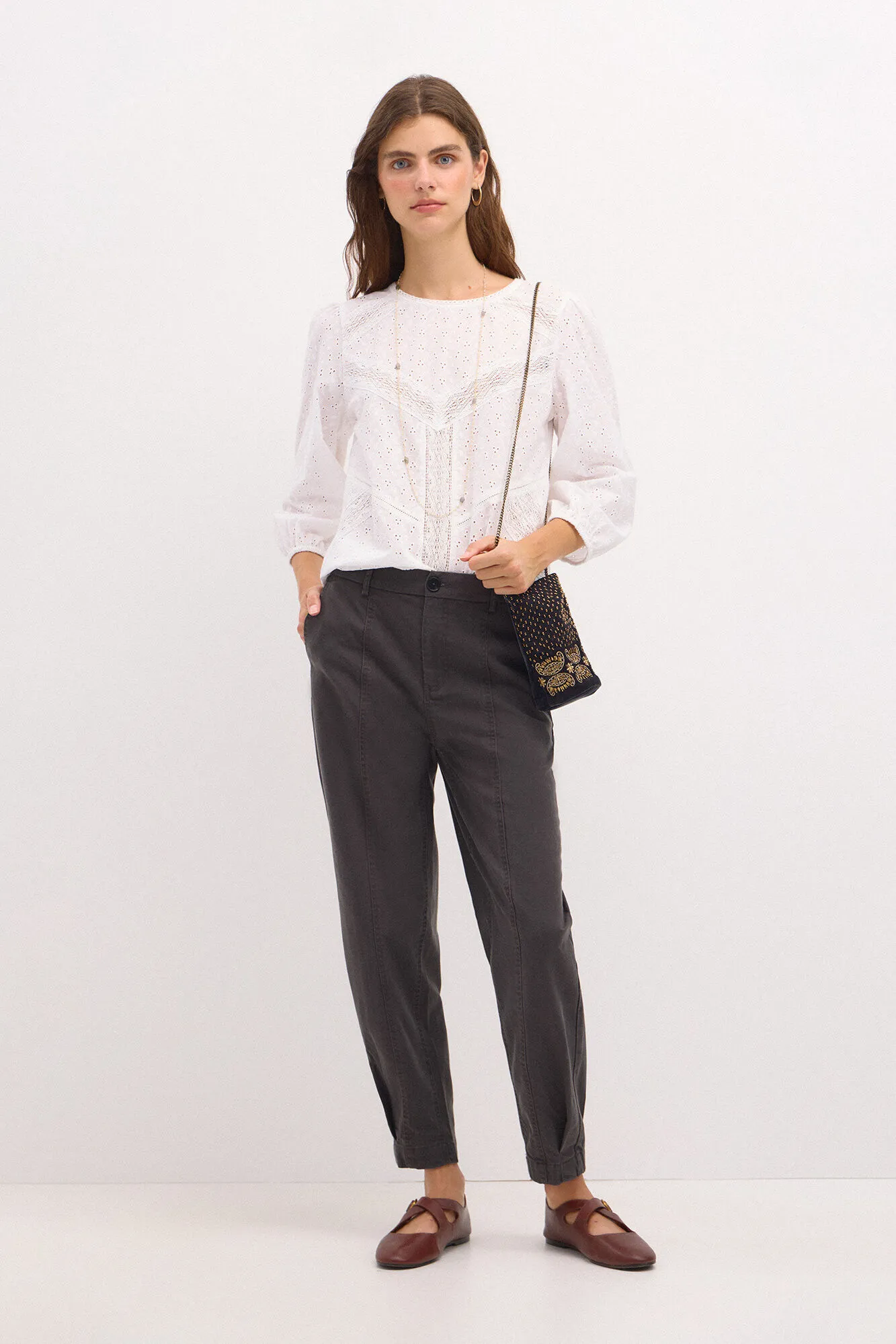 Hoss Intropia Paloma. Pantalón de algodón con pinzas