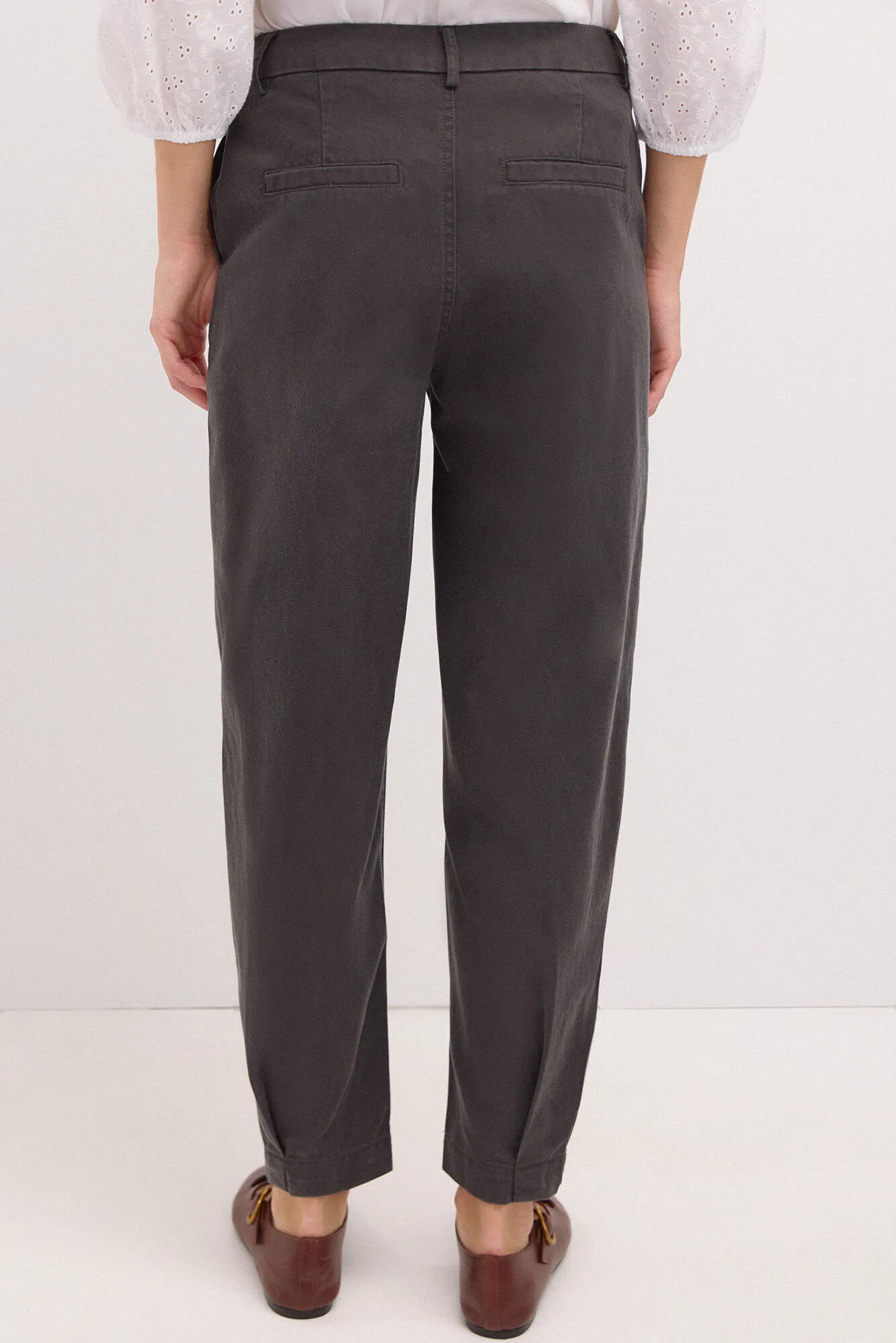 Hoss Intropia Paloma. Pantalón de algodón con pinzas