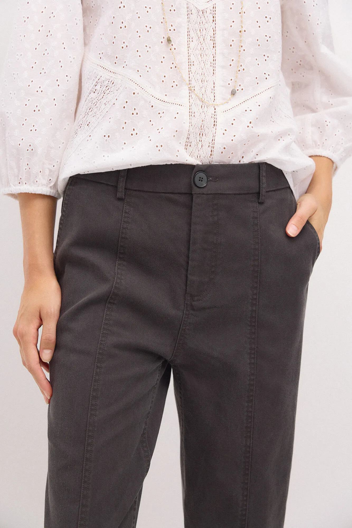 Hoss Intropia Paloma. Pantalón de algodón con pinzas