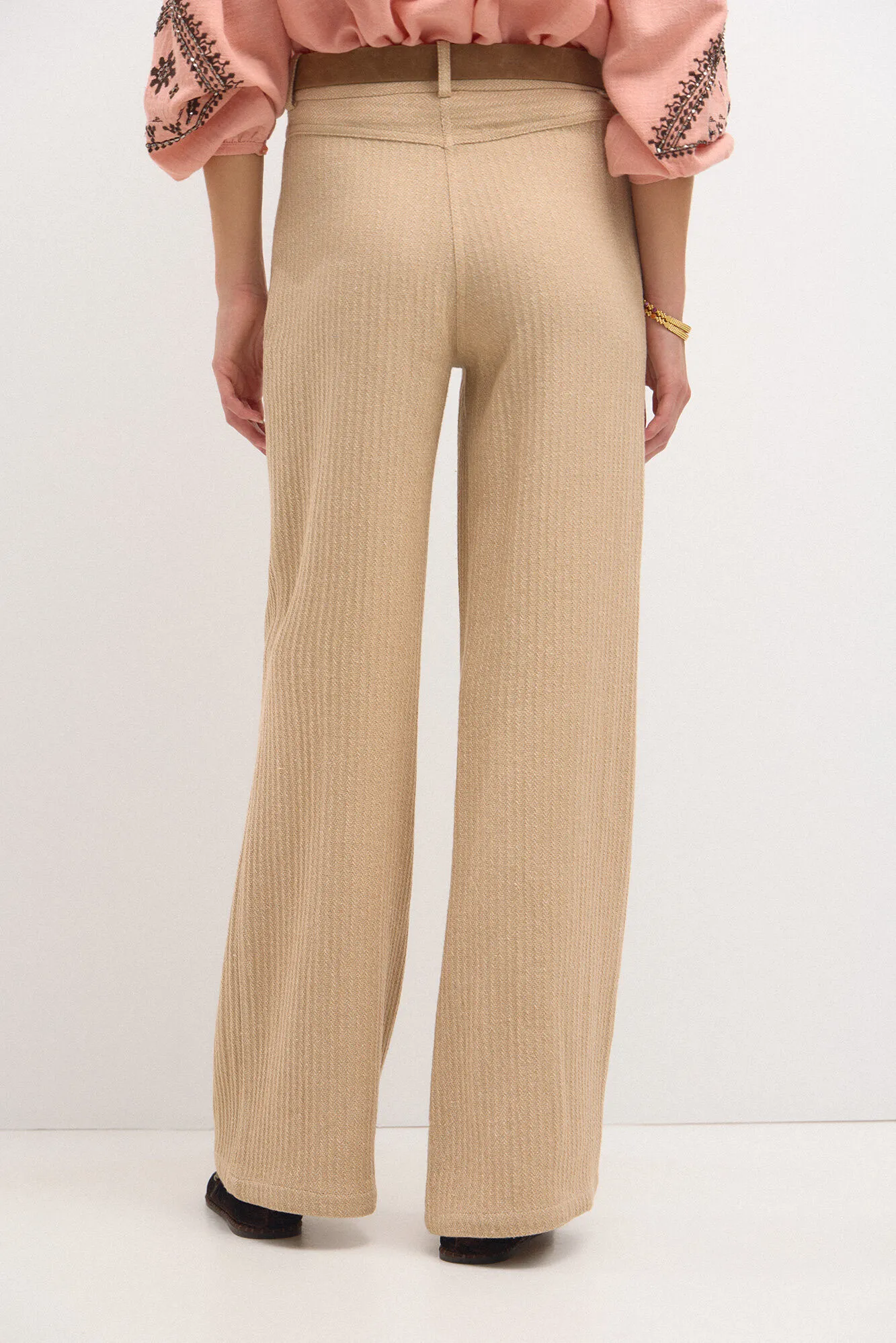 Hoss Intropia Petra. Pantalón amplio de espiga