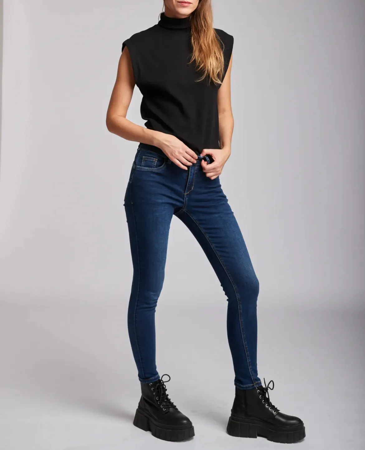 Jeans Pitillo Básico – PUSH UP Azul Oscuro