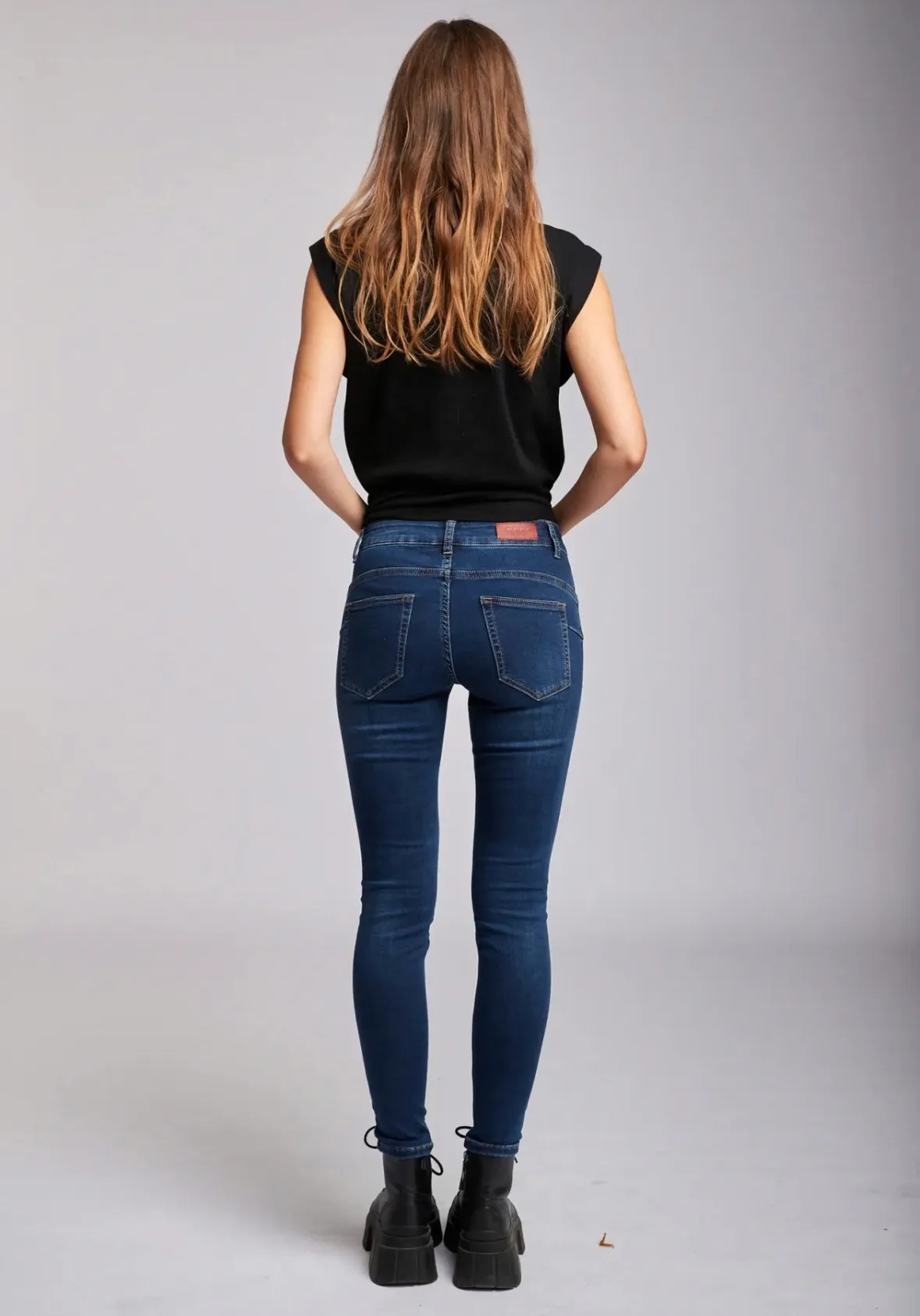 Jeans Pitillo Básico – PUSH UP Azul Oscuro
