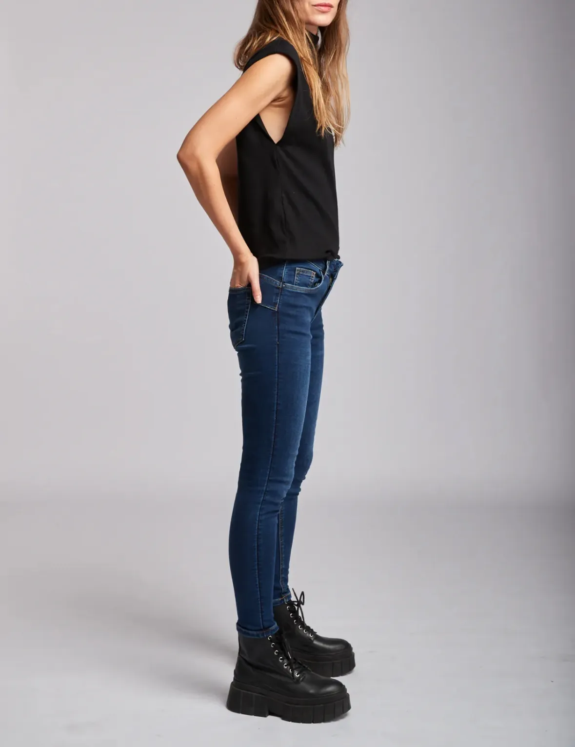 Jeans Pitillo Básico – PUSH UP Azul Oscuro