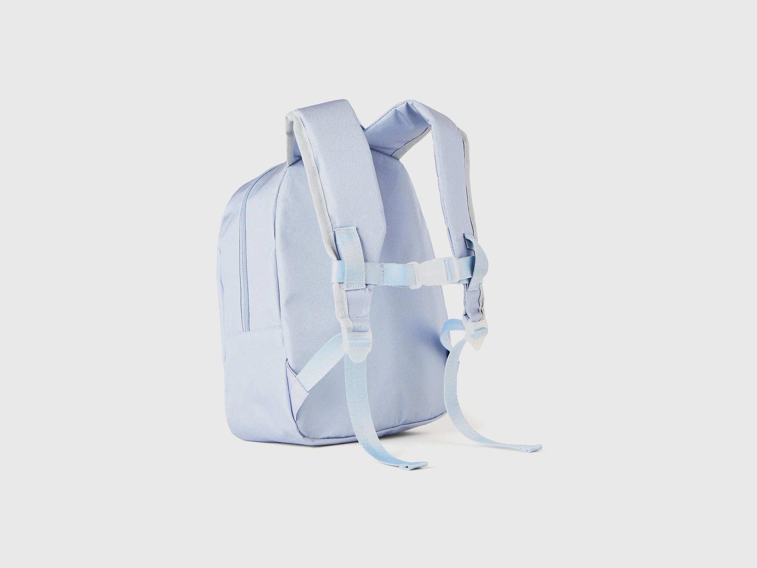Mochila con estampado y aplicaciones