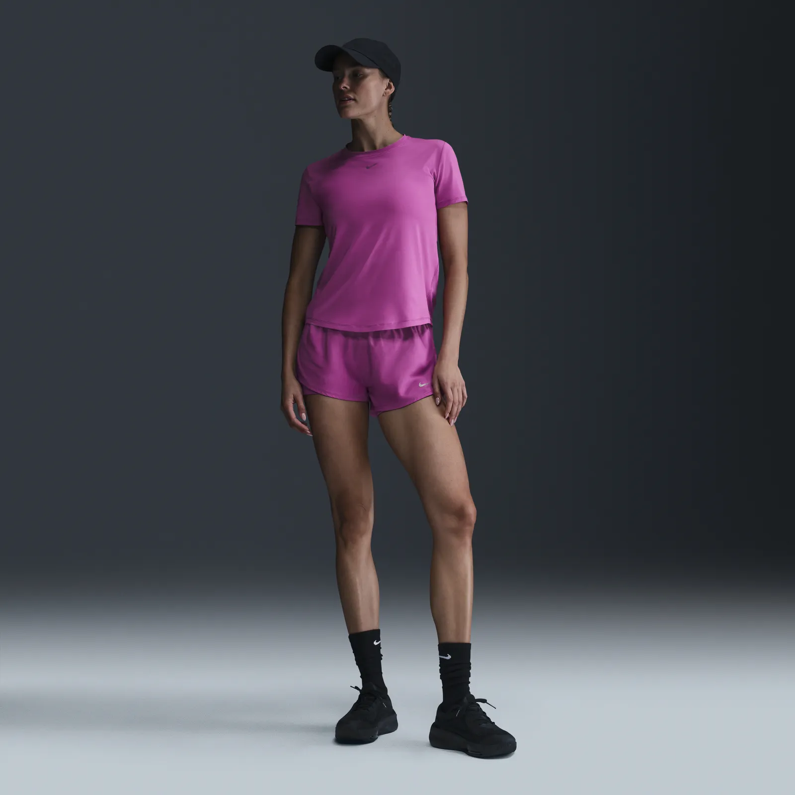 NIKE TSHIRT SHORT SLEEVE