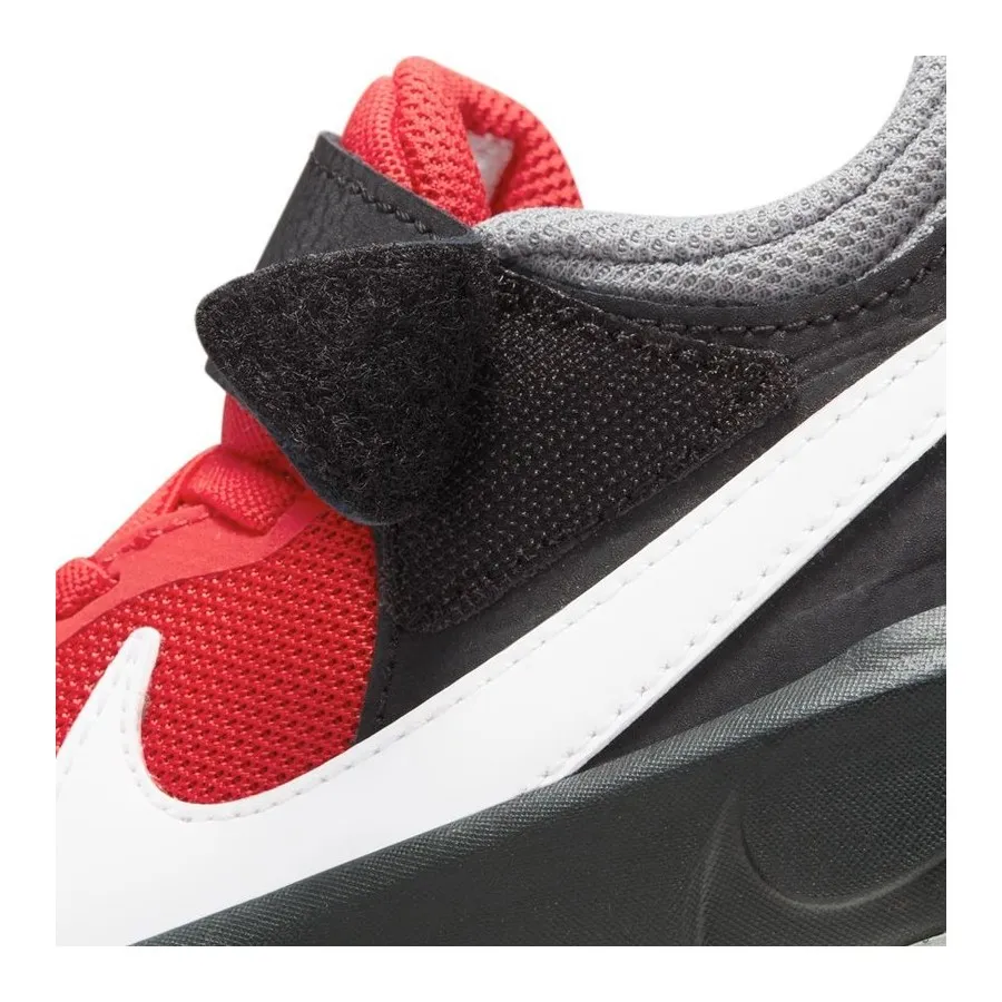 NIKE TEAM HUSTLE D 10 PS CW6736607