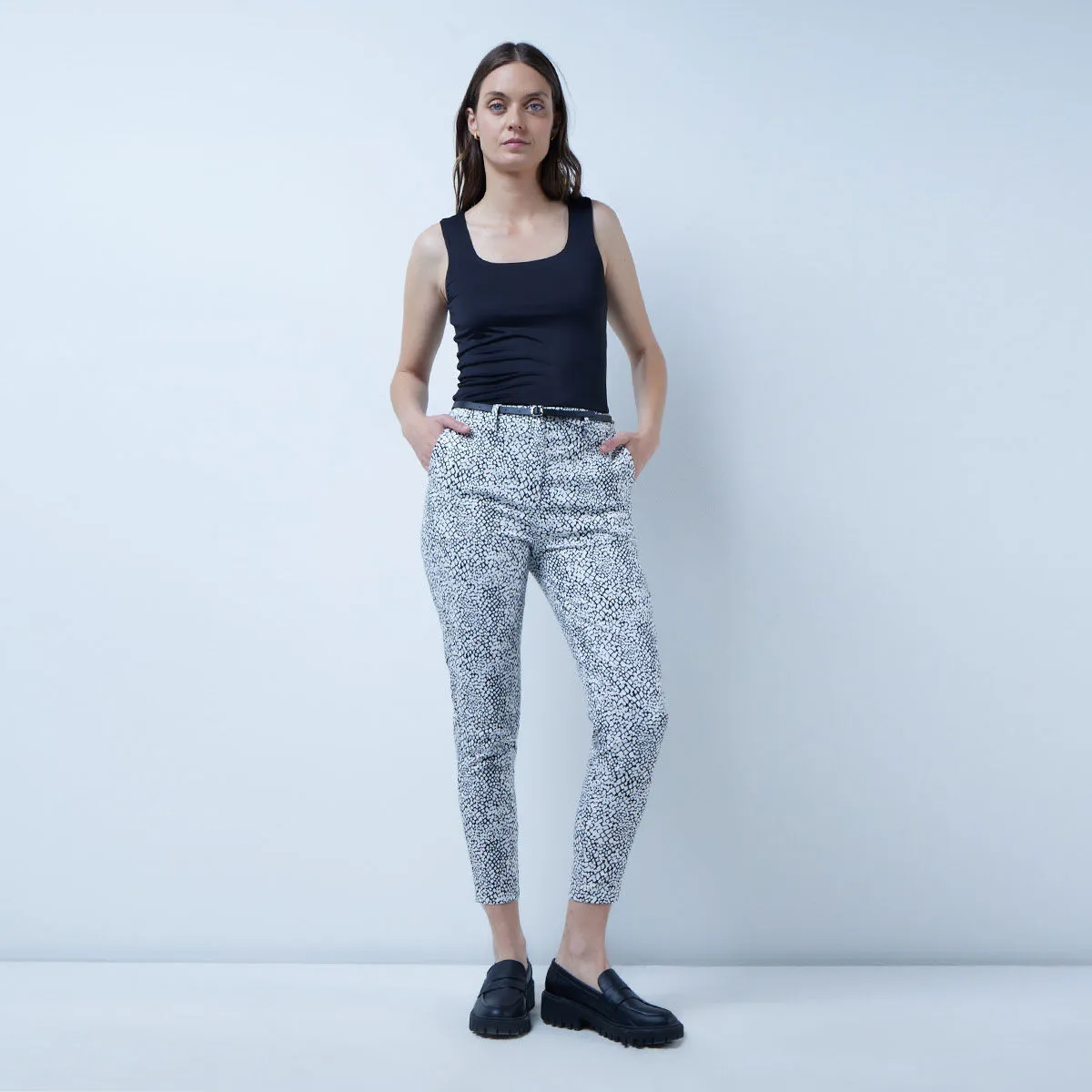 Pantalón Chino con Estampado