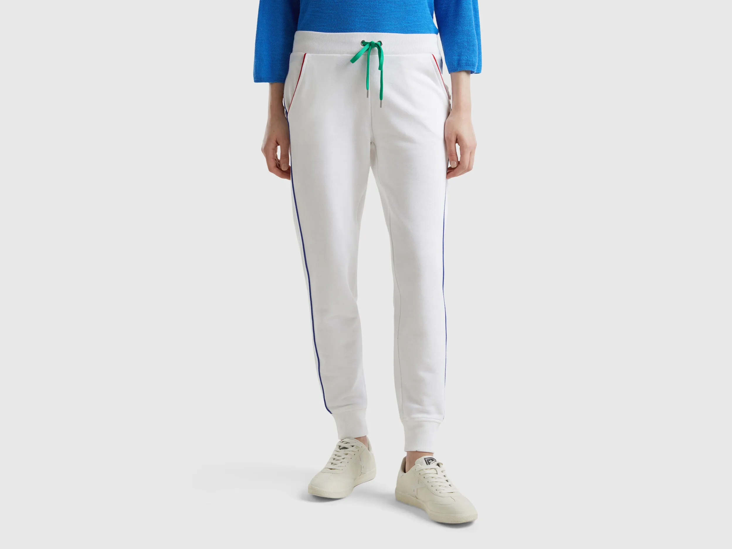 Pantalón jogger con cordón