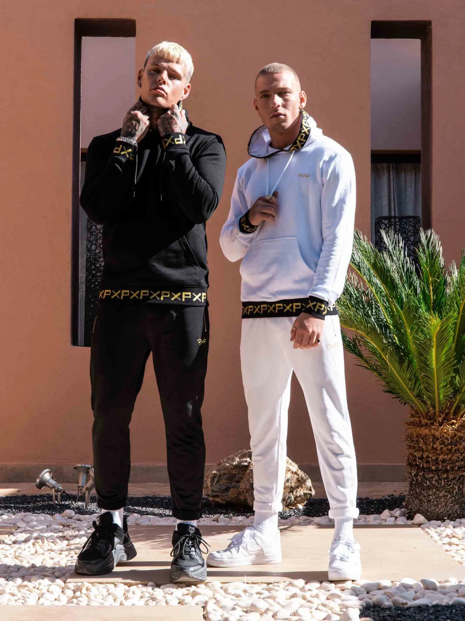 Pantalón de chándal con estampado dorado