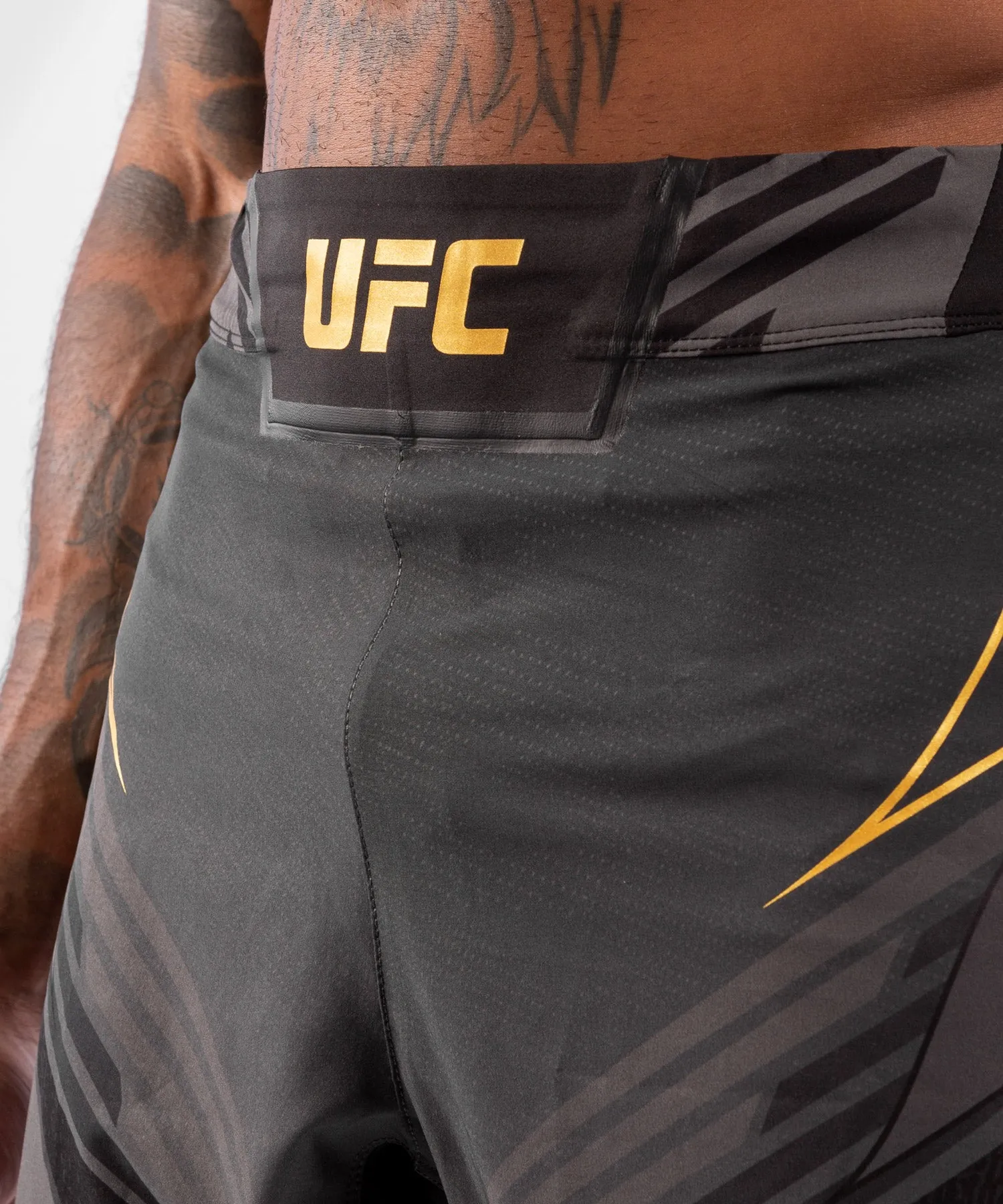 PANTALóN DE MMA PARA HOMBRE UFC VENUM AUTHENTIC FIGHT NIGHT – MODELO CORTO  CAMPEóN