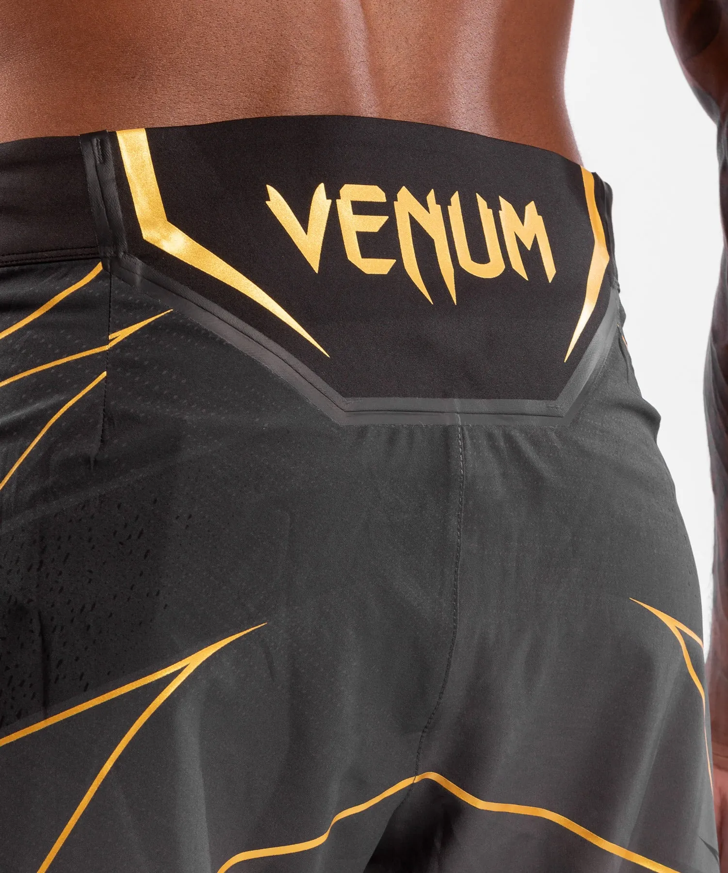 PANTALóN DE MMA PARA HOMBRE UFC VENUM AUTHENTIC FIGHT NIGHT – MODELO CORTO  CAMPEóN