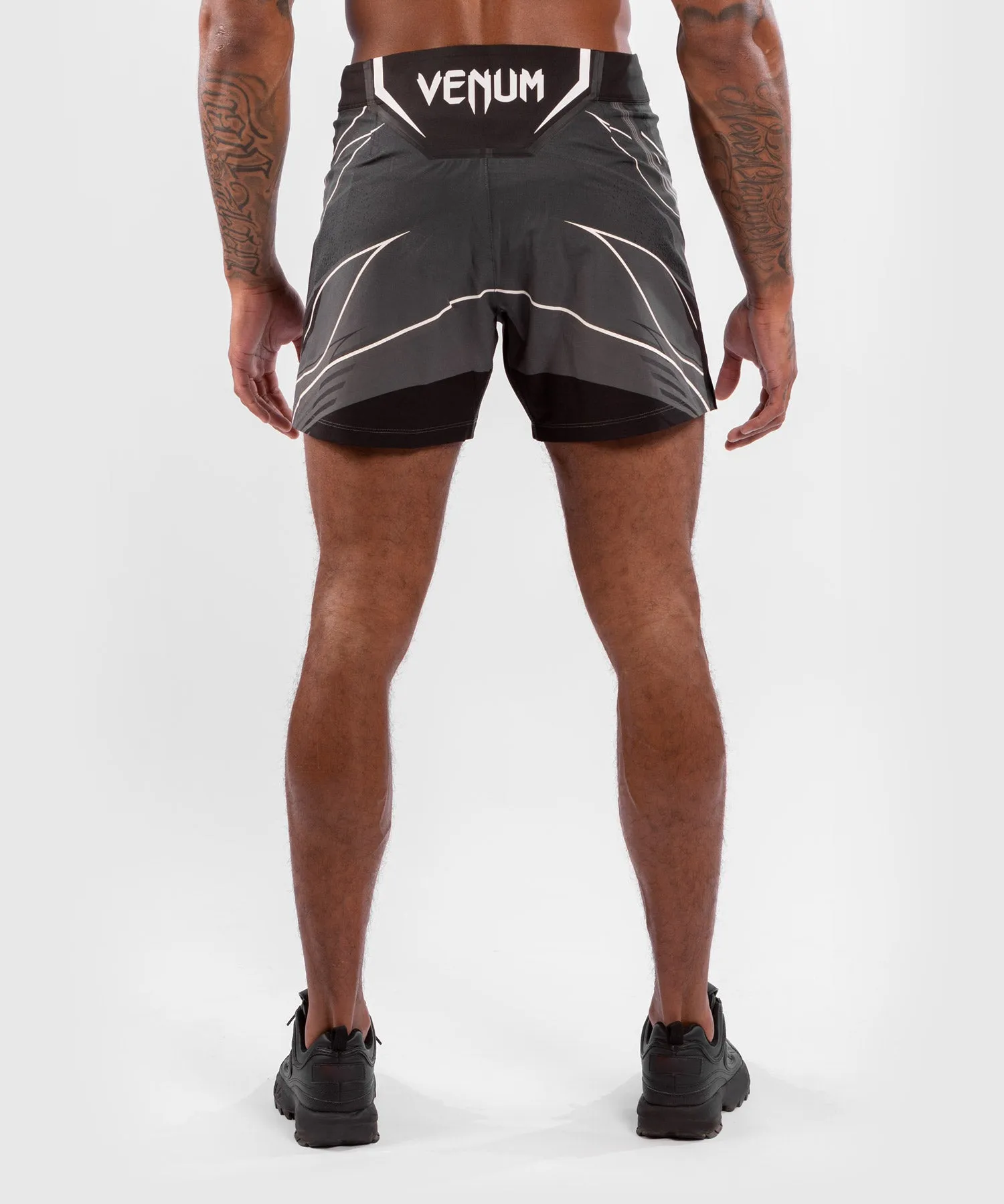 PANTALóN DE MMA PARA HOMBRE UFC VENUM AUTHENTIC FIGHT NIGHT – MODELO CORTO  NEGRO