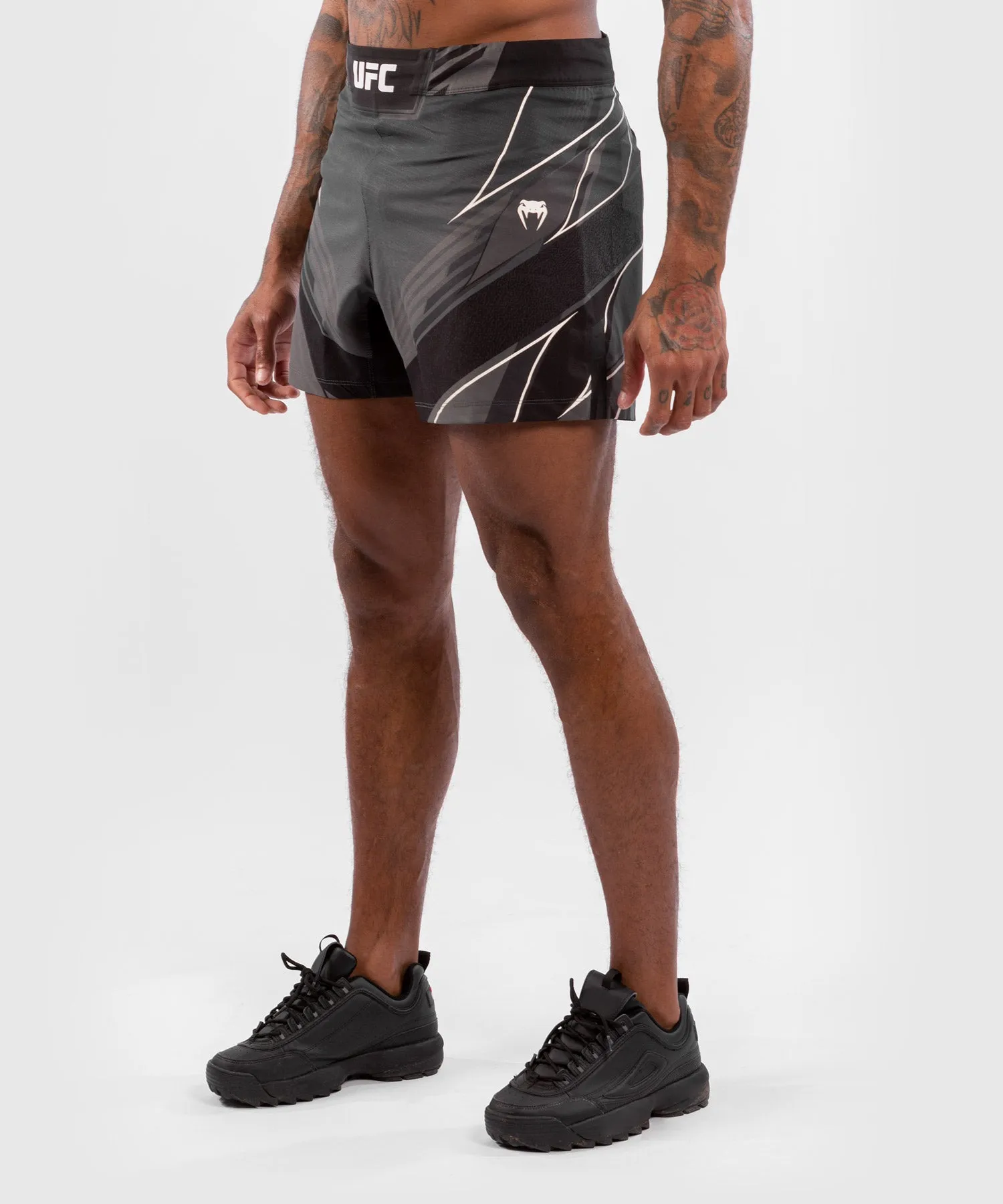 PANTALóN DE MMA PARA HOMBRE UFC VENUM AUTHENTIC FIGHT NIGHT – MODELO CORTO  NEGRO