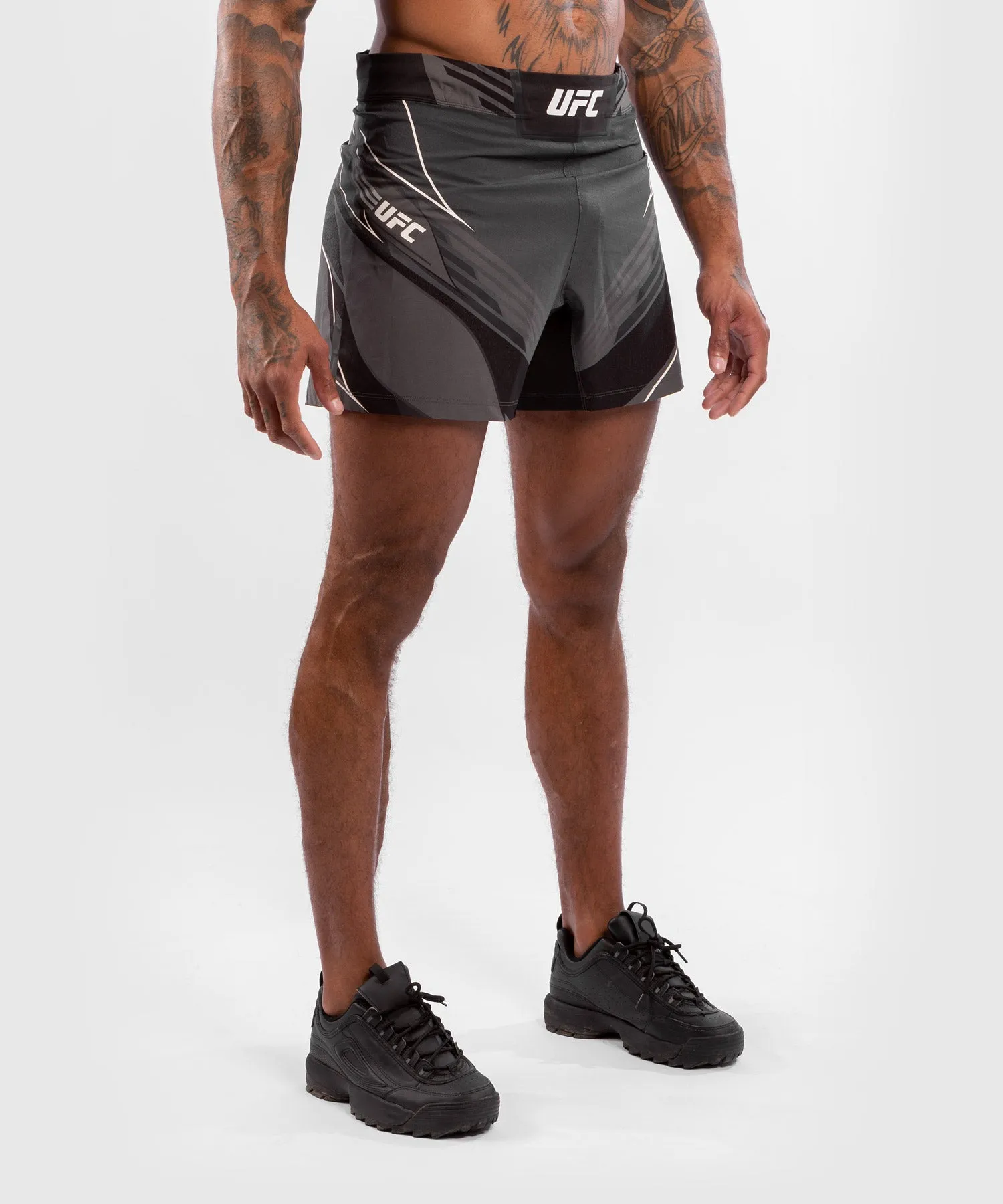 PANTALóN DE MMA PARA HOMBRE UFC VENUM AUTHENTIC FIGHT NIGHT – MODELO CORTO  NEGRO