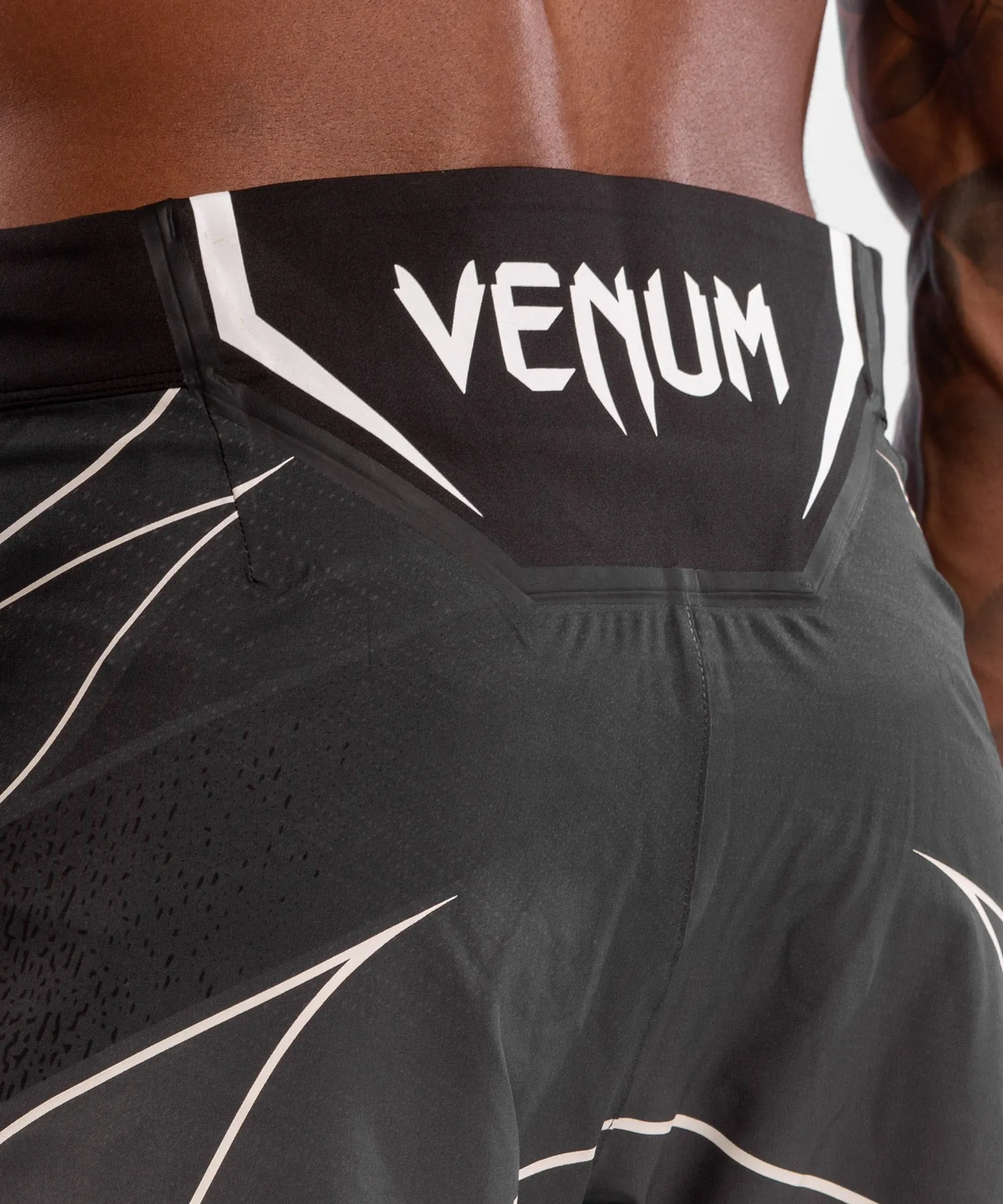PANTALóN DE MMA PARA HOMBRE UFC VENUM AUTHENTIC FIGHT NIGHT – MODELO CORTO  NEGRO