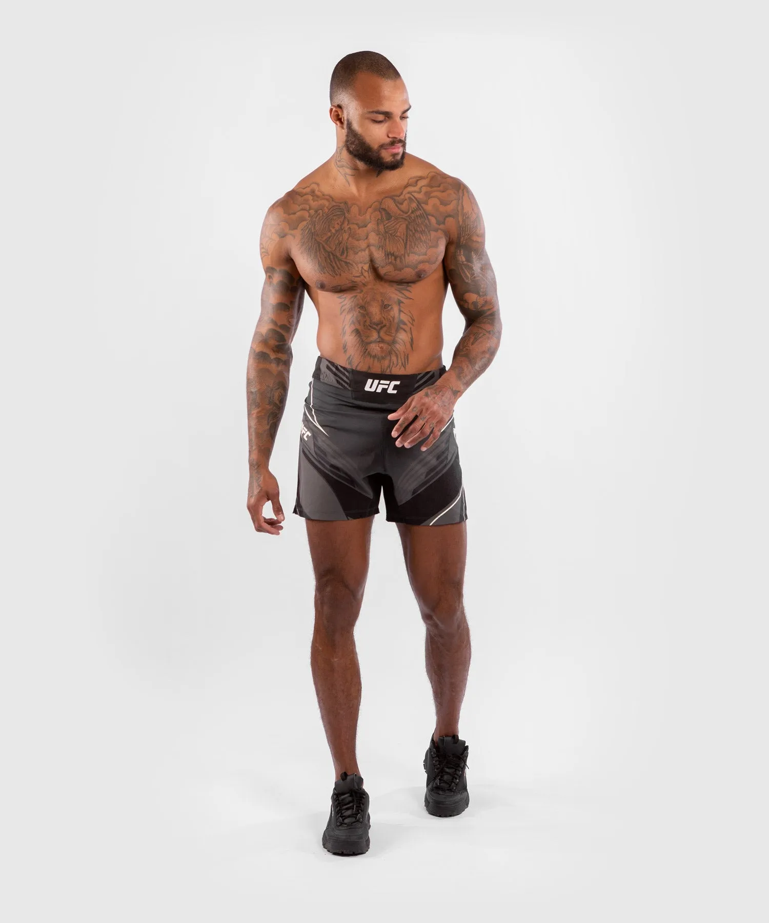 PANTALóN DE MMA PARA HOMBRE UFC VENUM AUTHENTIC FIGHT NIGHT – MODELO CORTO  NEGRO