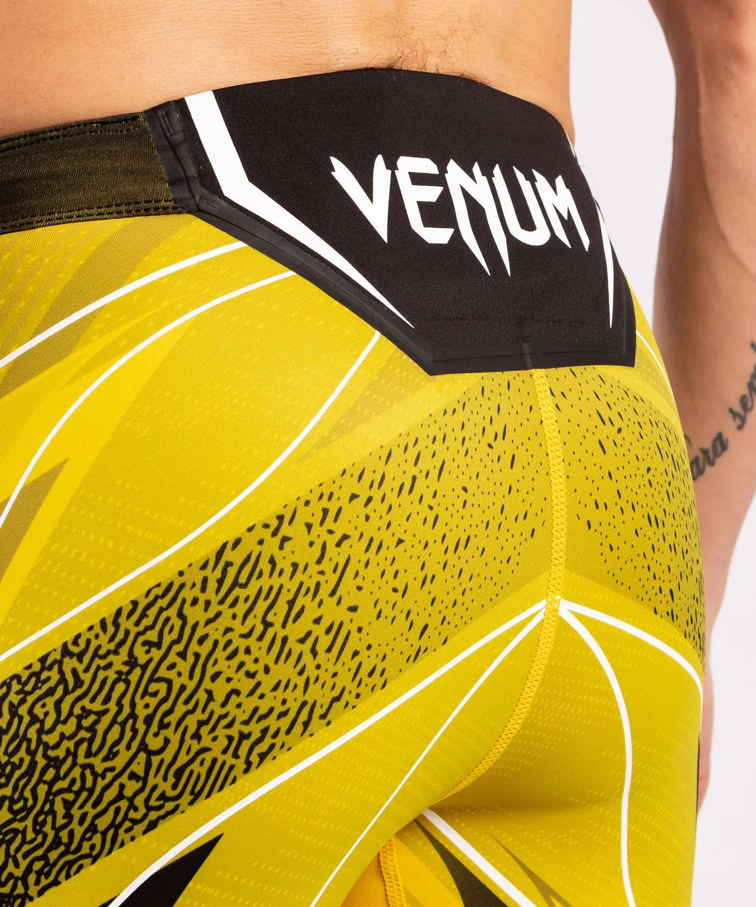 PANTALóN DE VALE TUDO UFC VENUM AUTHENTIC FIGHT NIGHT – MODELO LARGO  AMARILLO