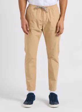 Pantalón recto de algodón orgánico en marron