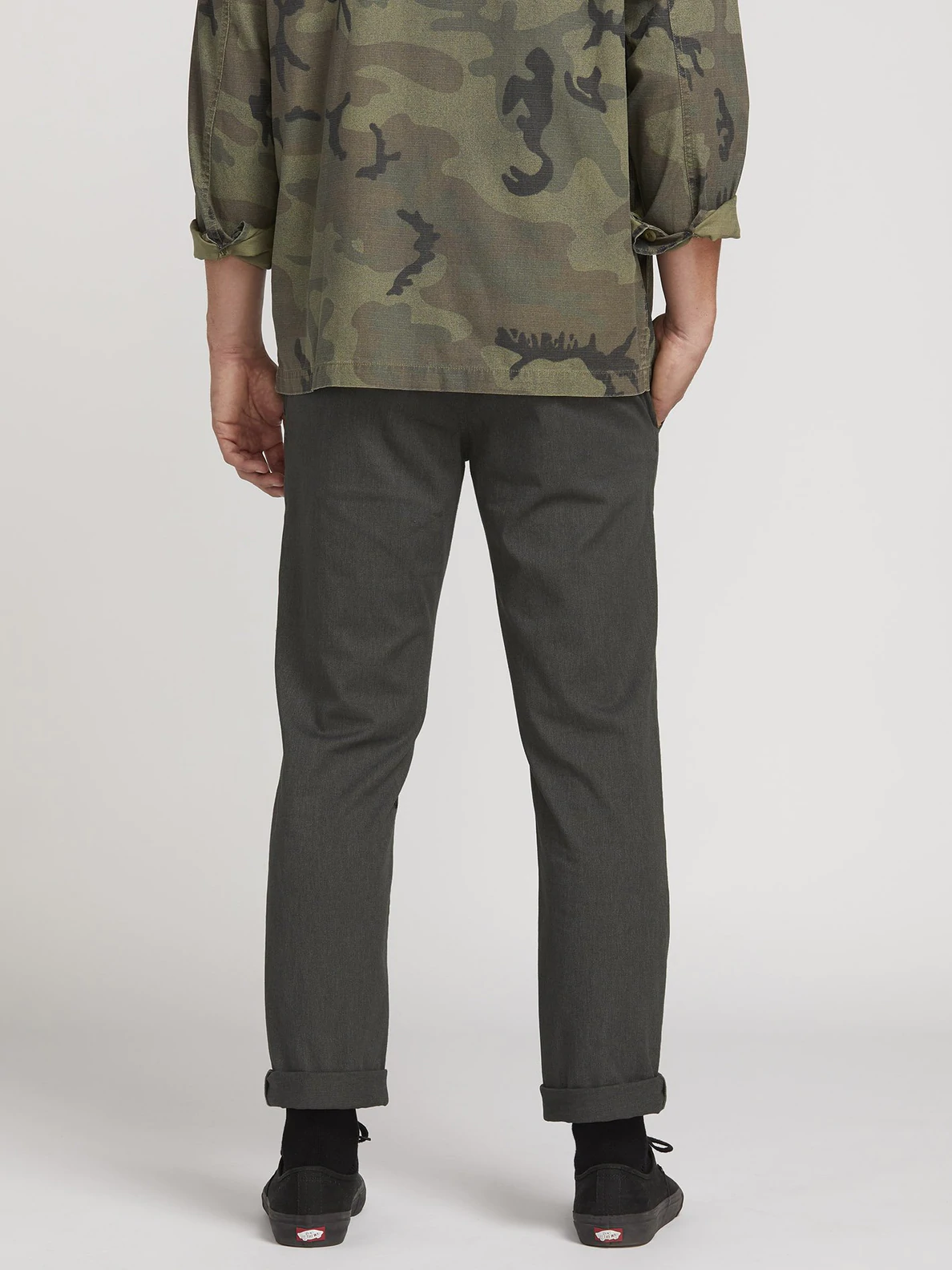 Pantalón VOLCOM chino para Hombre FRICKIN MODERN STRETCH – CHARCOAL HEATHER Ref. A1131807_CHH gris oscuro