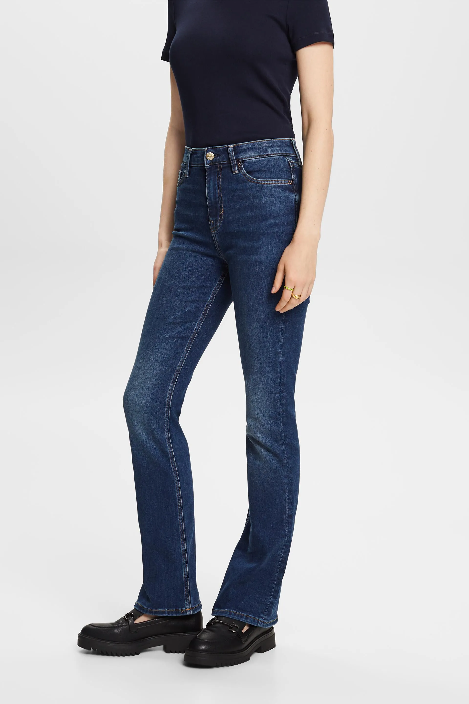 RECICLADOS: JEANS HIGHRISE BOOTCUT FIT