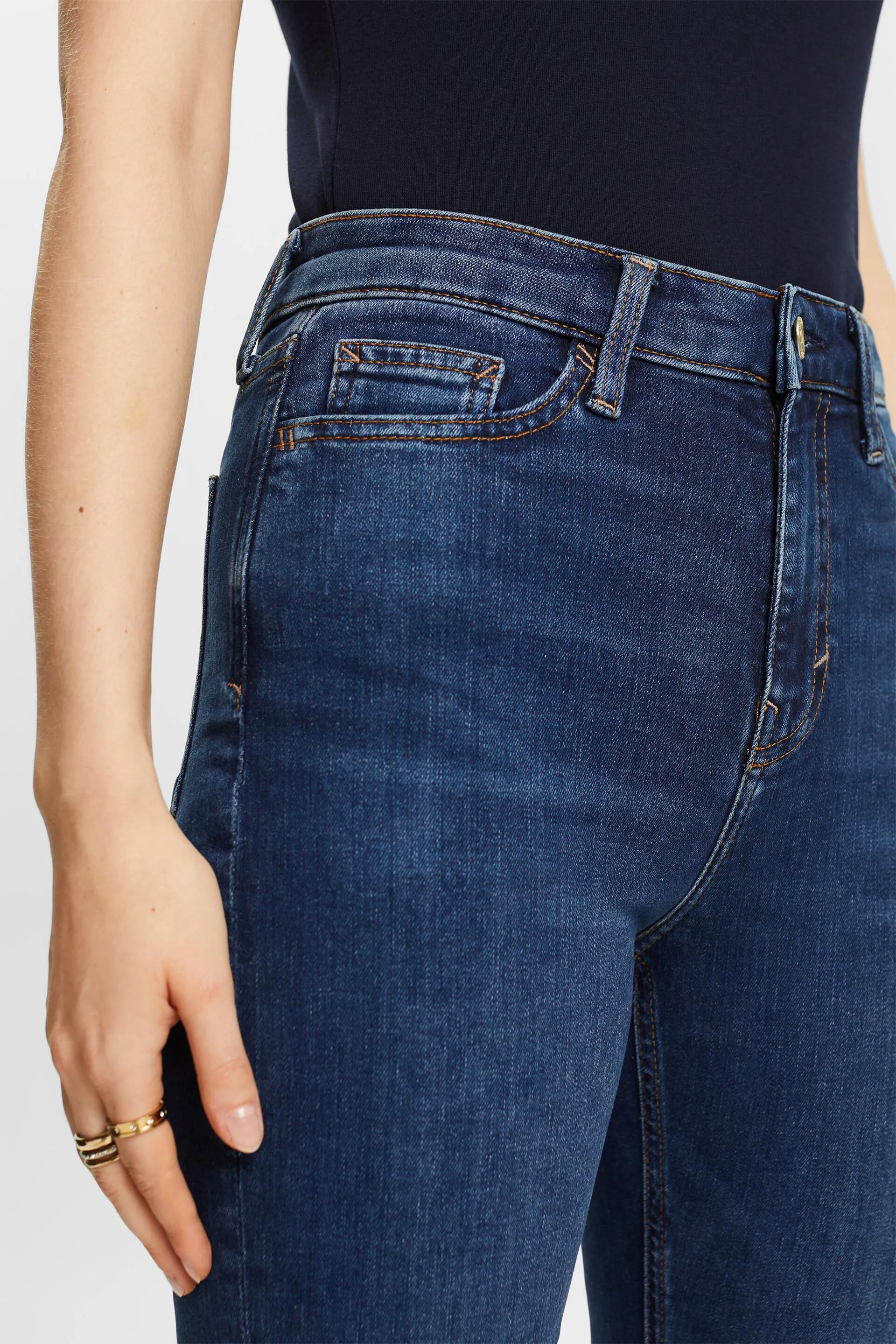 RECICLADOS: JEANS HIGHRISE BOOTCUT FIT