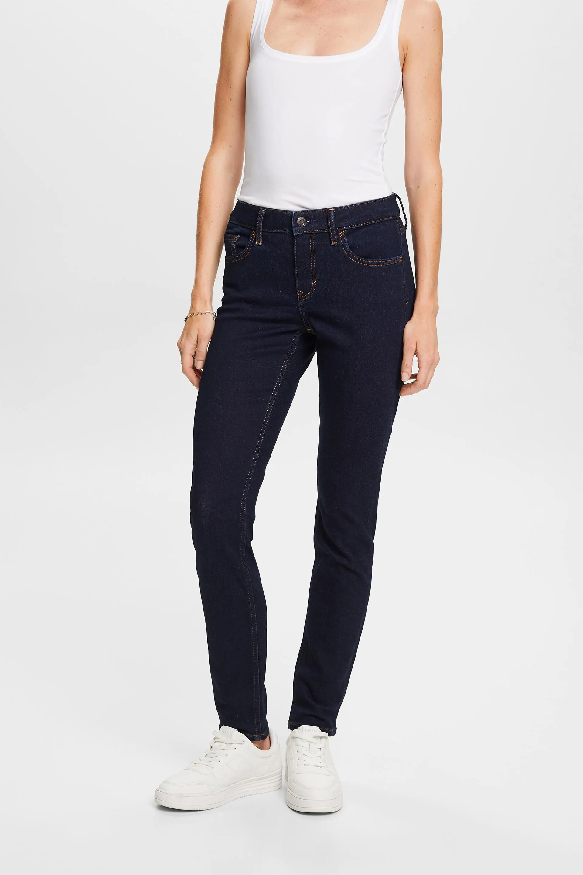 RECICLADOS: JEANS MIDRISE SLIM FIT EL&AACUTE;STICOS