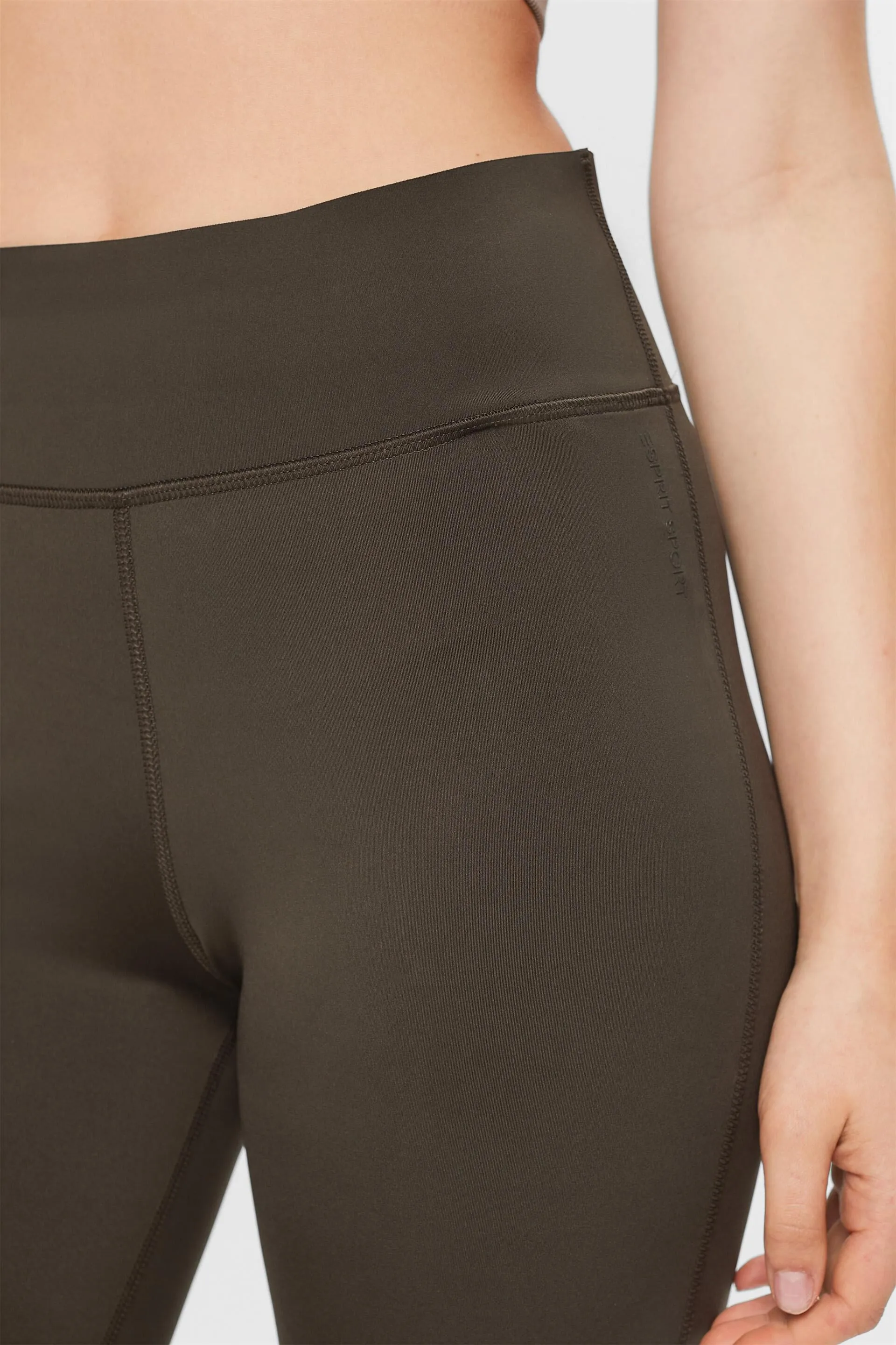 RECICLADOS: LEGGINGS DEPORTIVOS CON TECNOLOG&IACUTE;A EDRY