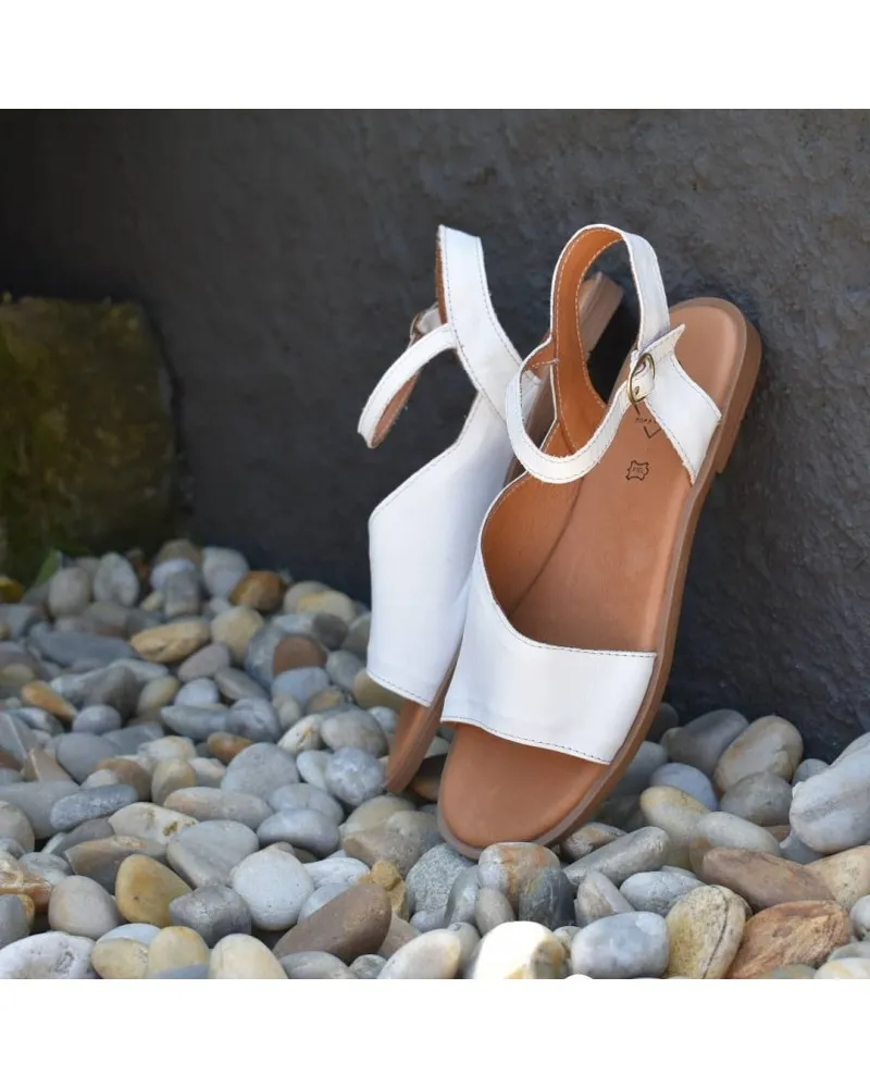 Sandalia de piel plana 21615 negra TOP3SHOES