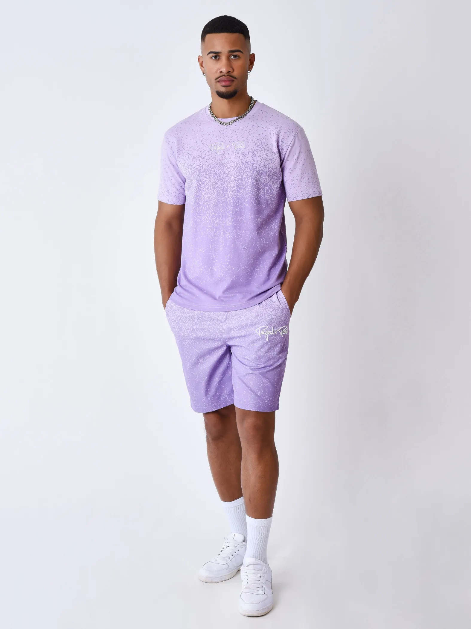 Shorts de baño con estampado de aerosol
