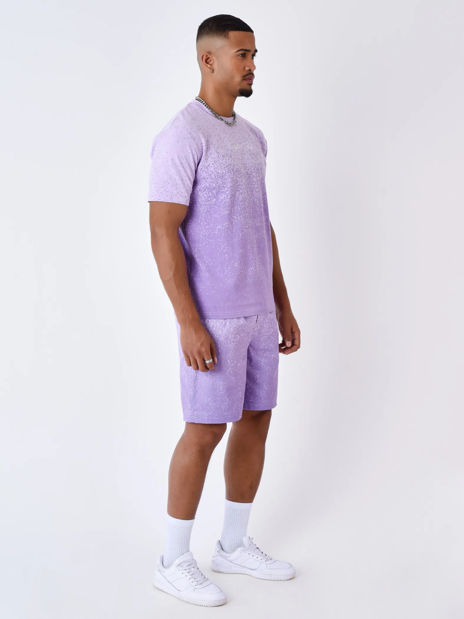 Shorts de baño con estampado de aerosol