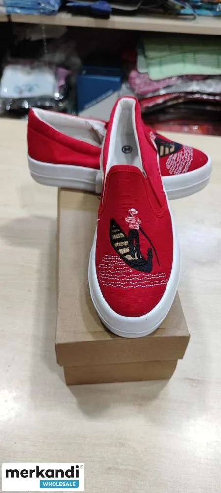 Stock zapatos y bailarinas, mujer a 3,20